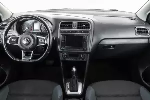 Volkswagen  8