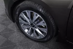 Kia  9