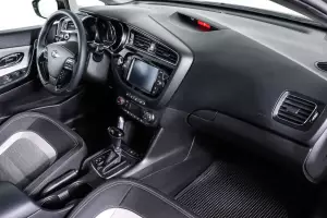 Kia  6