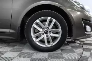 Kia  6