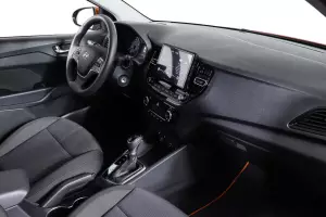 Hyundai  12