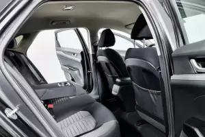 Kia  16