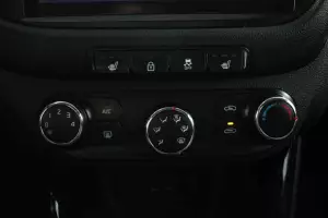Kia  11