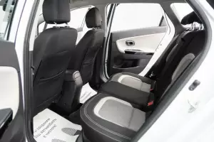 Kia  11