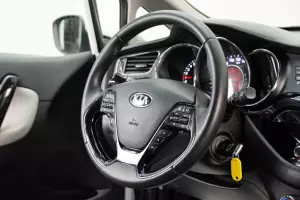 Kia  6