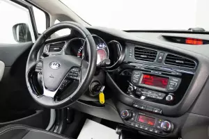 Kia  8