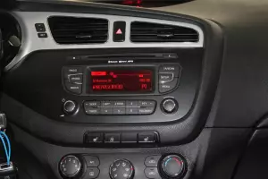 Kia  9