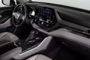 Toyota  8