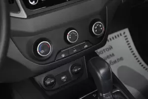 Hyundai  12