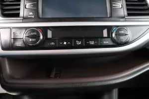 Toyota  12