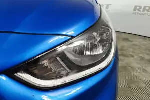 Hyundai  12