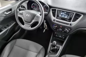 Hyundai  12