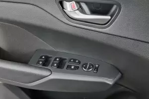 Hyundai  13