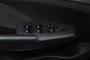 Hyundai  10