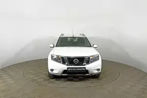 Nissan  2