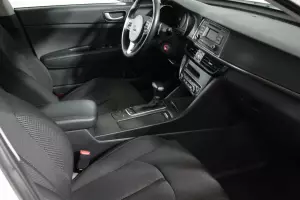 Kia  15
