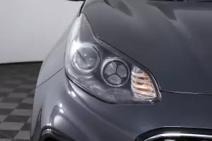 Kia  9