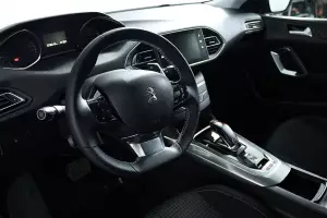 Peugeot  12