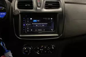 Renault  13