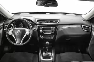 Nissan  10
