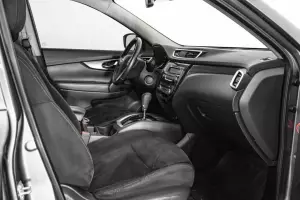 Nissan  4
