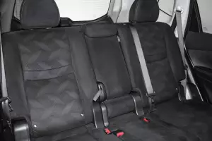 Nissan  2