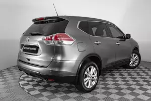 Nissan  16