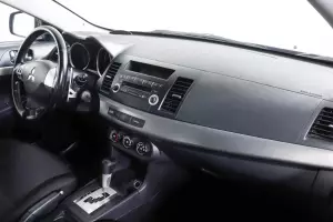 Mitsubishi  7