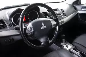 Mitsubishi  9