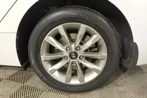 Hyundai  9