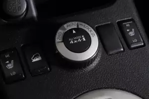 Nissan  10
