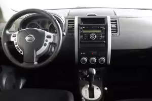Nissan  6