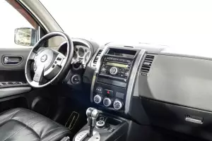 Nissan  8