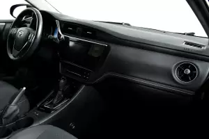Toyota  9