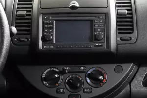 Nissan  8