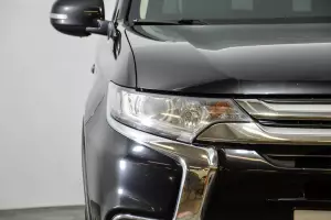 Mitsubishi  6