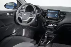 Hyundai  12