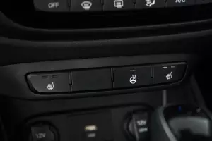 Hyundai  6