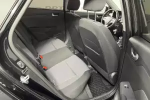 Hyundai  12