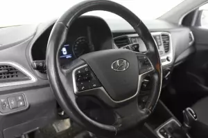 Hyundai  11