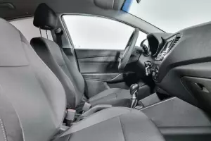 Hyundai  12