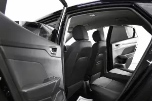 Hyundai  12