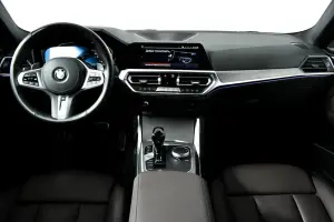 BMW  8