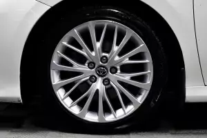 Toyota  6