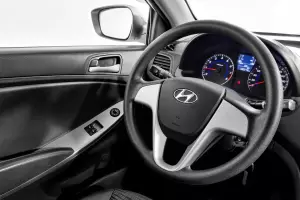 Hyundai  12