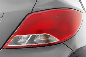Hyundai  12