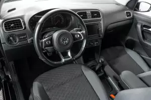 Volkswagen  8