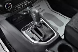 Hyundai  12