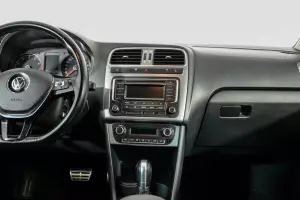 Volkswagen  8