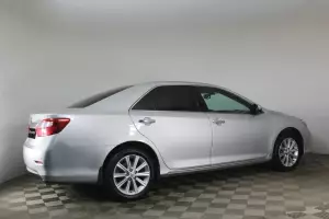 Toyota  17